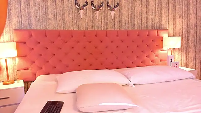 Snapshot of EvelinMyers chatting on 7, 2, 2026 EvelinMyers online show from 7, 2, 2026