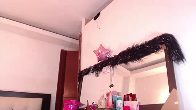 Snapshot of DaniBoom12 chatting on 14, 2, 2025 DaniBoom12 online show from 14, 2, 2025