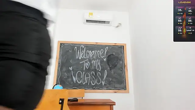 Ariella Ruiz online show from 28, 11, 2025