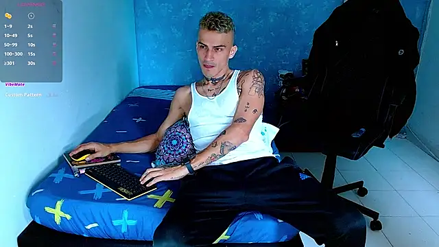 Snapshot of bray_hotboy777 chatting on 14, 3, 2025 bray hotboy777 online show from 14, 3, 2025