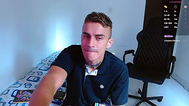 Snapshot of bray_hotboy777 chatting on 30, 10, 2025 bray hotboy777 online show from 30, 10, 2025