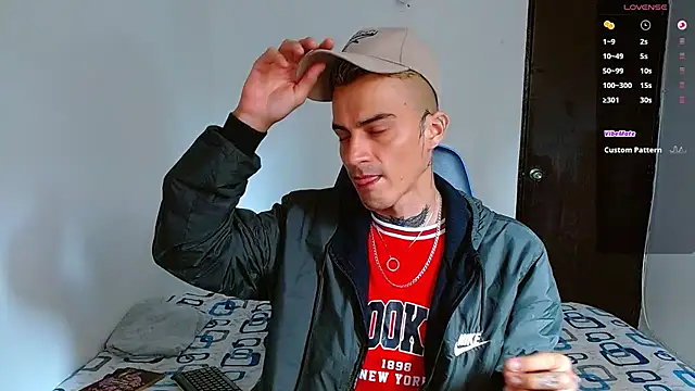 Snapshot of bray_hotboy777 chatting on 16, 11, 2025 bray hotboy777 online show from 16, 11, 2025