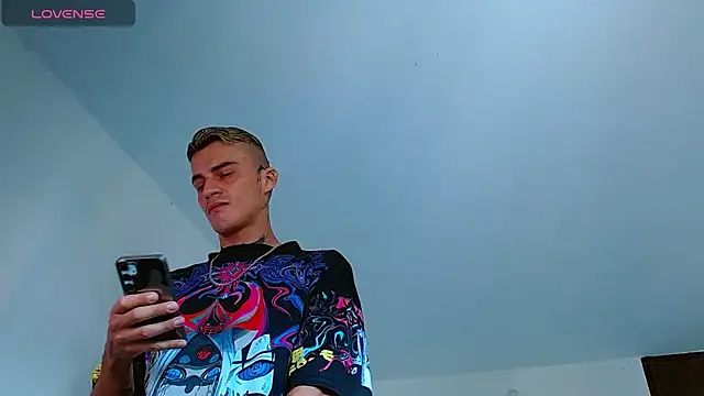 Snapshot of bray_hotboy777 chatting on 27, 11, 2025 bray hotboy777 online show from 27, 11, 2025