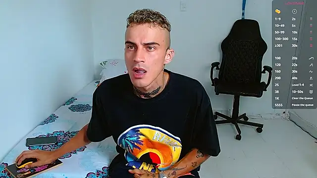 Snapshot of bray_hotboy777 chatting on 18, 9, 2025 bray hotboy777 online show from 18, 9, 2025