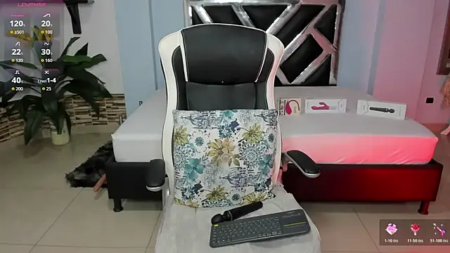 EroticAzir online show from 19, 11, 2025