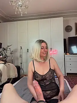 FoxyandTed online show from 7, 4, 2026