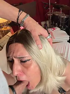 FoxyandTed online show from 4, 2, 2026