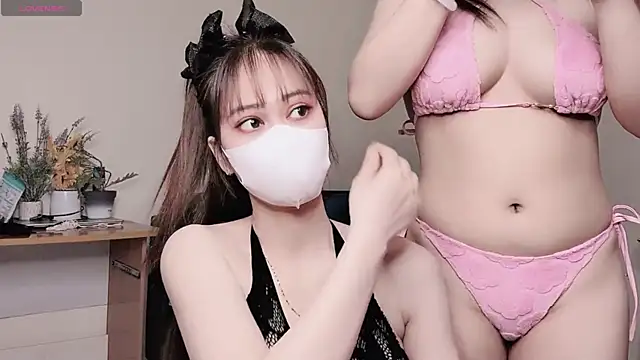 Snapshot of LyLy_Office chatting on 15, 3, 2025 LyLy Office online show from 15, 3, 2025