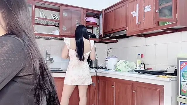 Snapshot of LyLy_Office chatting on 17, 3, 2026 LyLy Office online show from 17, 3, 2026