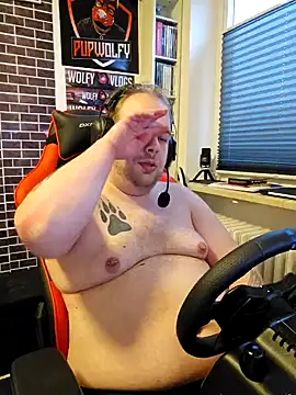 PupW0lfy online show from 2, 2, 2025