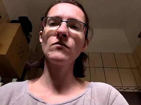 Milky hairy mommy online show from 21, 10, 2025