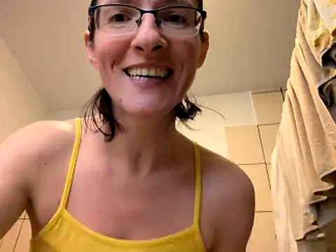 Milky hairy mommy online show from 27, 11, 2025