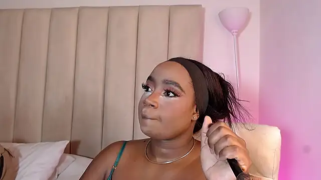 Snapshot of Britanymooree chatting on 15, 7, 2026 Britanymooree online show from 15, 7, 2026