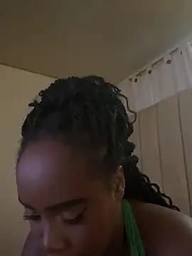 Britanymooree online show from 20, 3, 2026