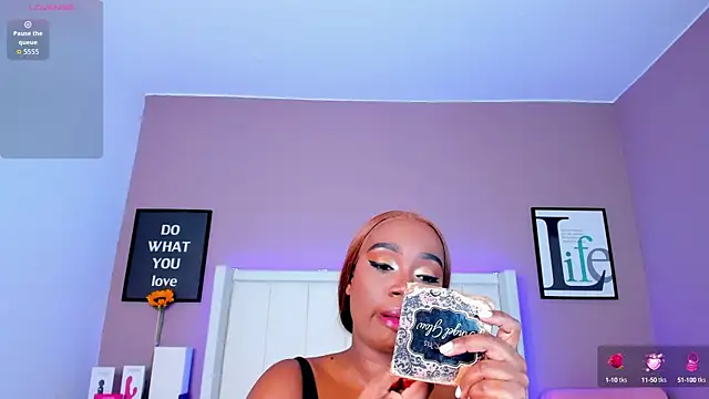 Britanymooree online show from 23, 9, 2025