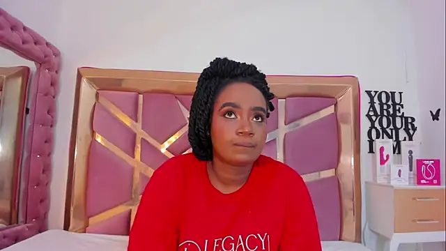 Britanymooree online show from 11, 4, 2026