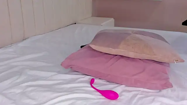 Snapshot of Littleolivia_ chatting on 5, 3, 2025 Littleolivia online show from 5, 3, 2025