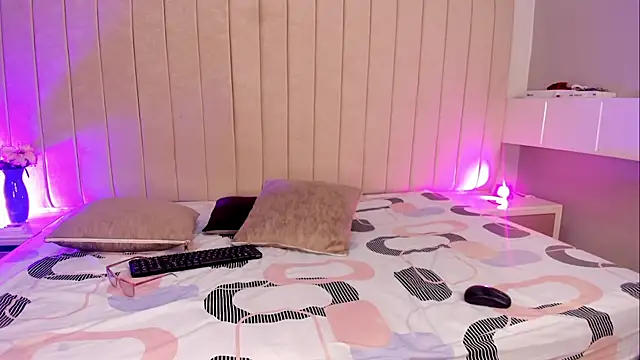Littleolivia  online show from 29, 5, 2026
