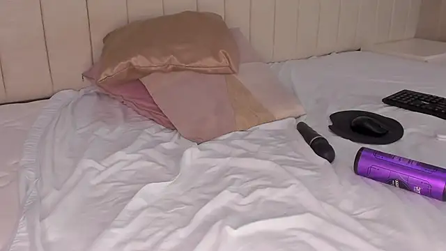 Snapshot of Littleolivia_ chatting on 1, 3, 2025 Littleolivia online show from 1, 3, 2025