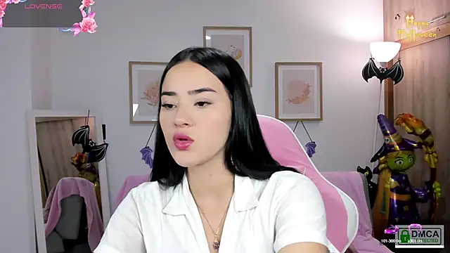 Snapshot of Veronica_isaza__ chatting on 6, 10, 2025 Veronica isaza online show from 6, 10, 2025