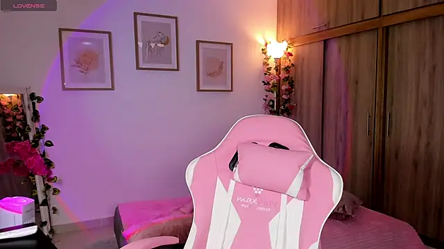 Snapshot of Veronica_isaza__ chatting on 25, 9, 2025 Veronica isaza online show from 25, 9, 2025