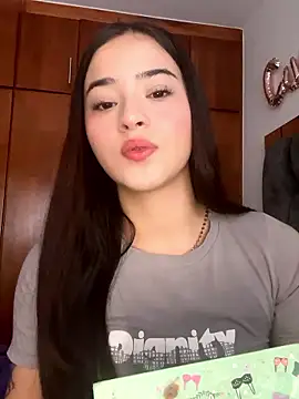 Snapshot of Veronica_isaza__ chatting on 9, 1, 2026 Veronica isaza online show from 9, 1, 2026