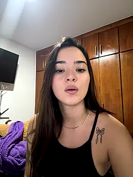 Snapshot of Veronica_isaza__ chatting on 8, 1, 2026 Veronica isaza online show from 8, 1, 2026