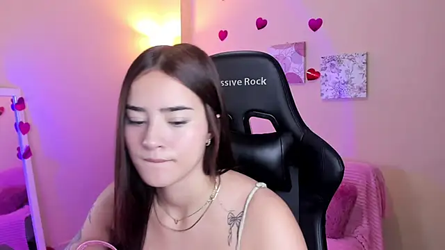 Snapshot of Veronica_isaza__ chatting on 21, 3, 2025 Veronica isaza online show from 21, 3, 2025