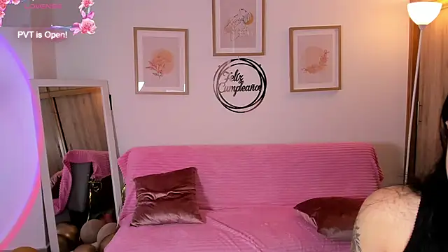 Snapshot of Veronica_isaza__ chatting on 27, 10, 2025 Veronica isaza online show from 27, 10, 2025