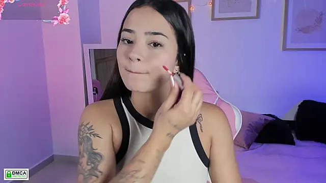 Snapshot of Veronica_isaza__ chatting on 5, 12, 2025 Veronica isaza online show from 5, 12, 2025