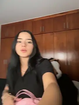 Snapshot of Veronica_isaza__ chatting on 17, 10, 2025 Veronica isaza online show from 17, 10, 2025