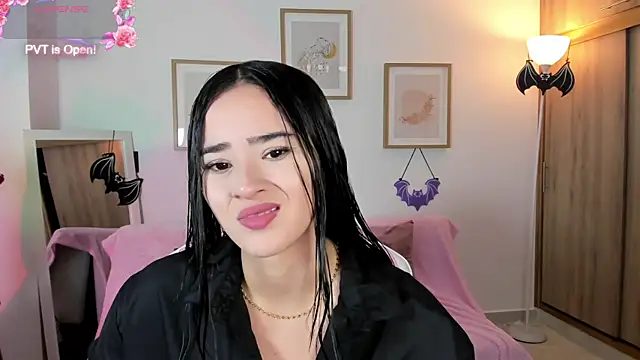 Snapshot of Veronica_isaza__ chatting on 15, 10, 2025 Veronica isaza online show from 15, 10, 2025