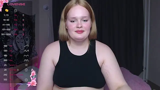 Snapshot of rozzhaos8 chatting on 28, 2, 2025 rozzhaos8 online show from 28, 2, 2025