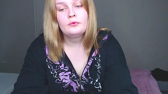 Snapshot of rozzhaos8 chatting on 14, 2, 2025 rozzhaos8 online show from 14, 2, 2025