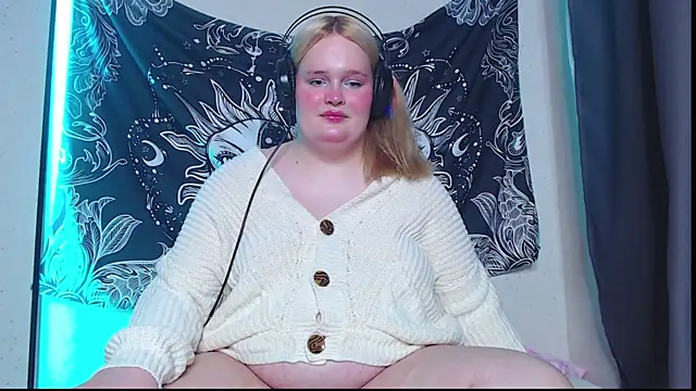 Snapshot of rozzhaos8 chatting on 16, 10, 2025 rozzhaos8 online show from 16, 10, 2025