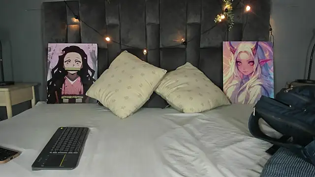 AmbarHills 1 online show from 13, 4, 2026