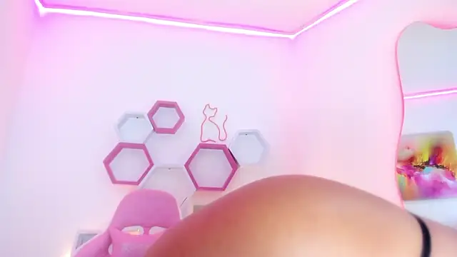  Ameliie online show from 6, 3, 2025