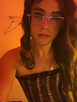 mia foxts online show from 8, 4, 2026