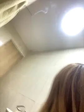 mia foxts online show from 29, 9, 2025