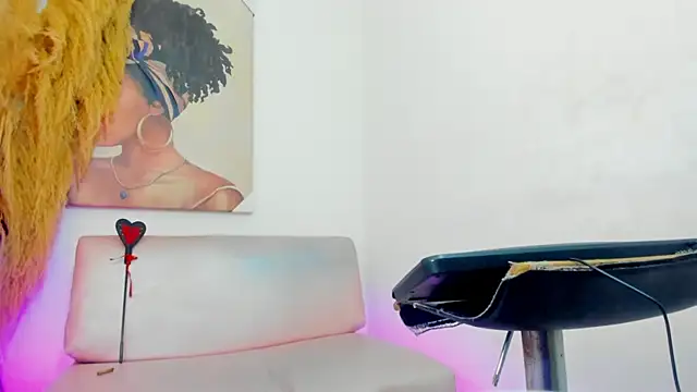 mia foxts online show from 19, 12, 2025