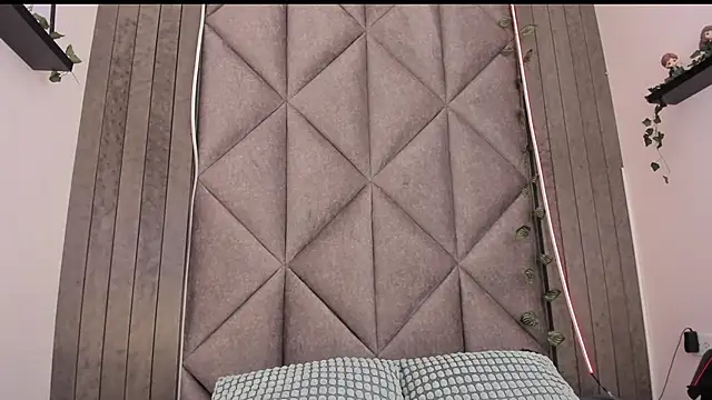 AbbyWathson online show from 10, 11, 2025