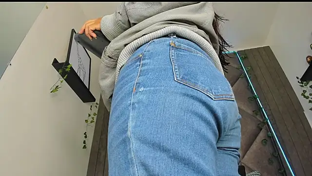 AbbyWathson online show from 8, 11, 2025