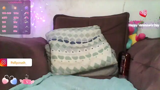 Snapshot of PollyCrush chatting on 2, 2, 2025 PollyCrush online show from 2, 2, 2025