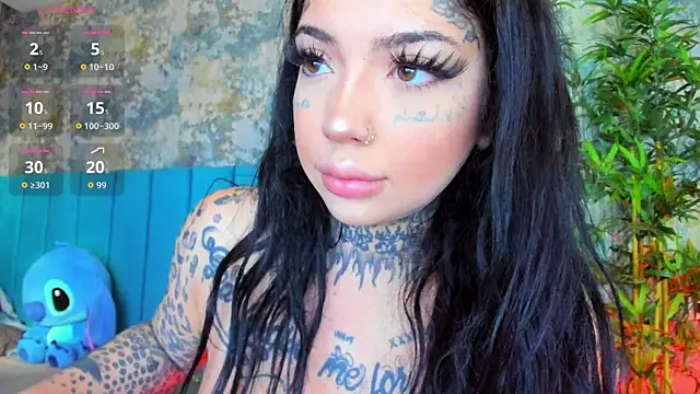 Snapshot of CreamyInkky_ chatting on 18, 6, 2026 CreamyInkky online show from 18, 6, 2026
