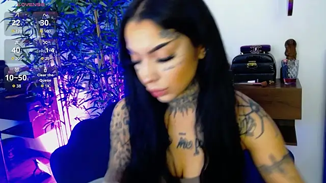 Snapshot of CreamyInkky_ chatting on 4, 12, 2025 CreamyInkky online show from 4, 12, 2025