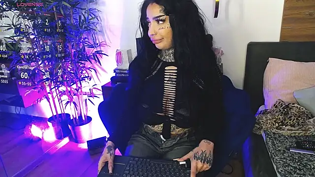 CreamyInkky  online show from 5, 4, 2026