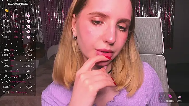 MadelineS69 online show from 12, 3, 2025