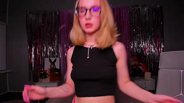 MadelineS69 online show from 4, 3, 2025