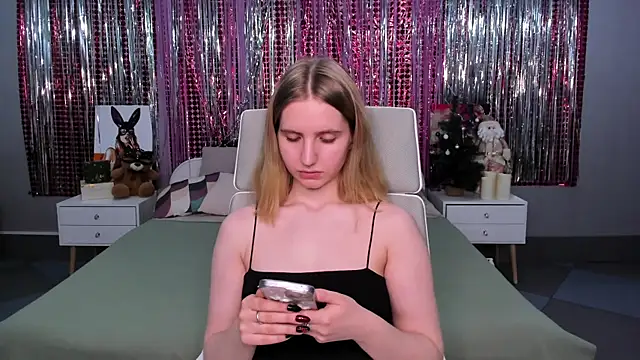 MadelineS69 online show from 27, 1, 2025