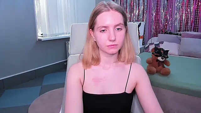 MadelineS69 online show from 28, 1, 2025